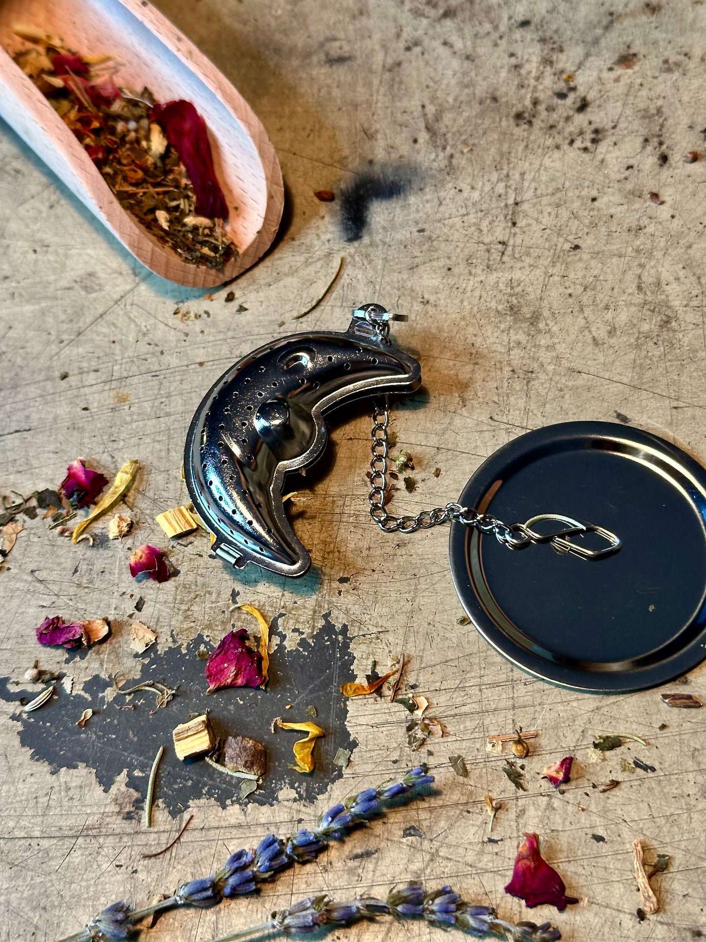 Loose Leaf Moon Shaped Stainless Steel Infuser